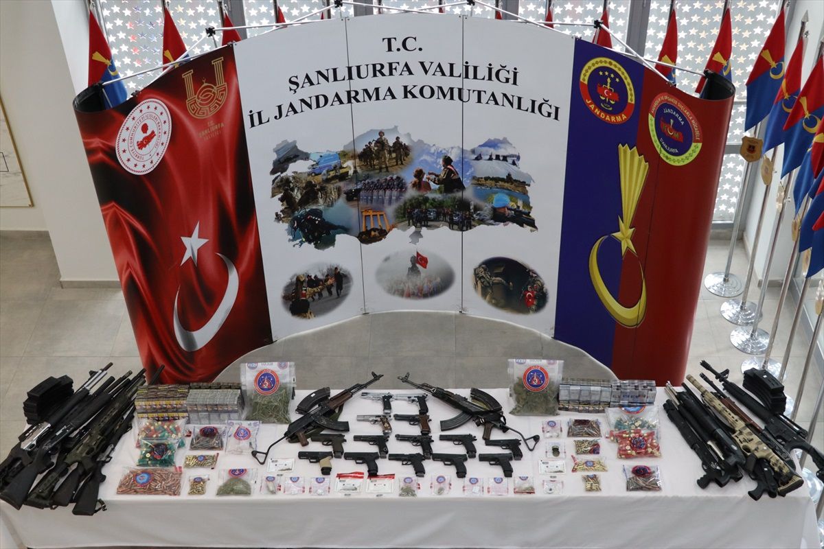 Şanlıurfa\'da uyuşturucu satıcılarına yönelik operasyonda 49 şüpheli gözaltına alındı