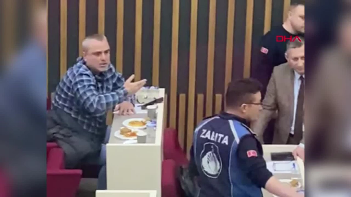 Bolu Belediye Başkanı, Zafer Partisi adayıyla tartıştı ve zabıta müdürünü görevden aldı