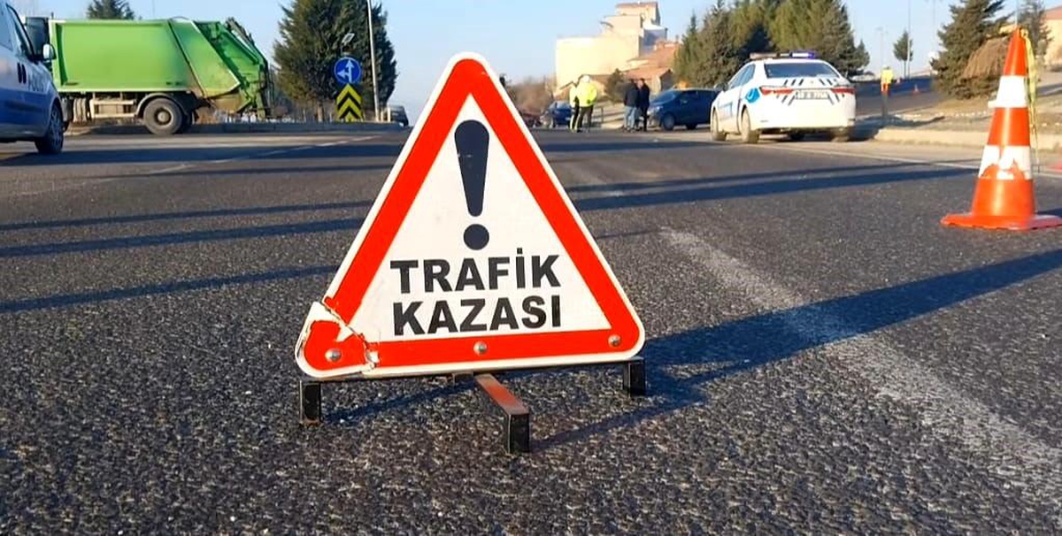 Kütahya\'nın Tavşanlı ilçesinde zincirleme trafik kazası: Maddi hasar meydana geldi