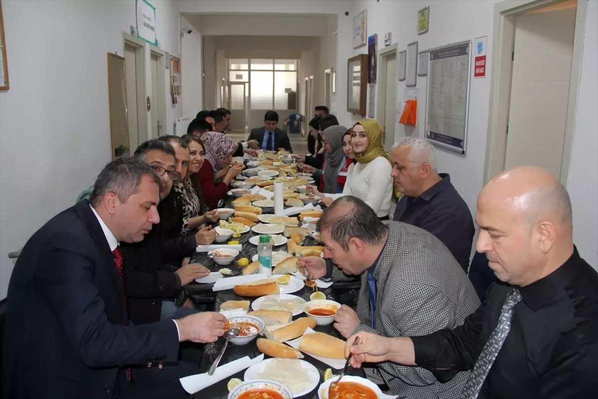 Yalıhüyük\'te kamu çalışanları öğle yemeğinde bir araya geldi