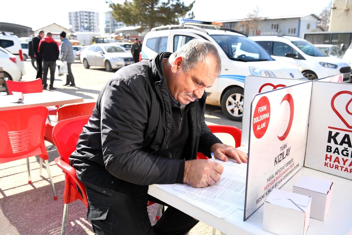 Yeşilyurt Belediyesi Personelleri Kan Bağışında Bulundu
