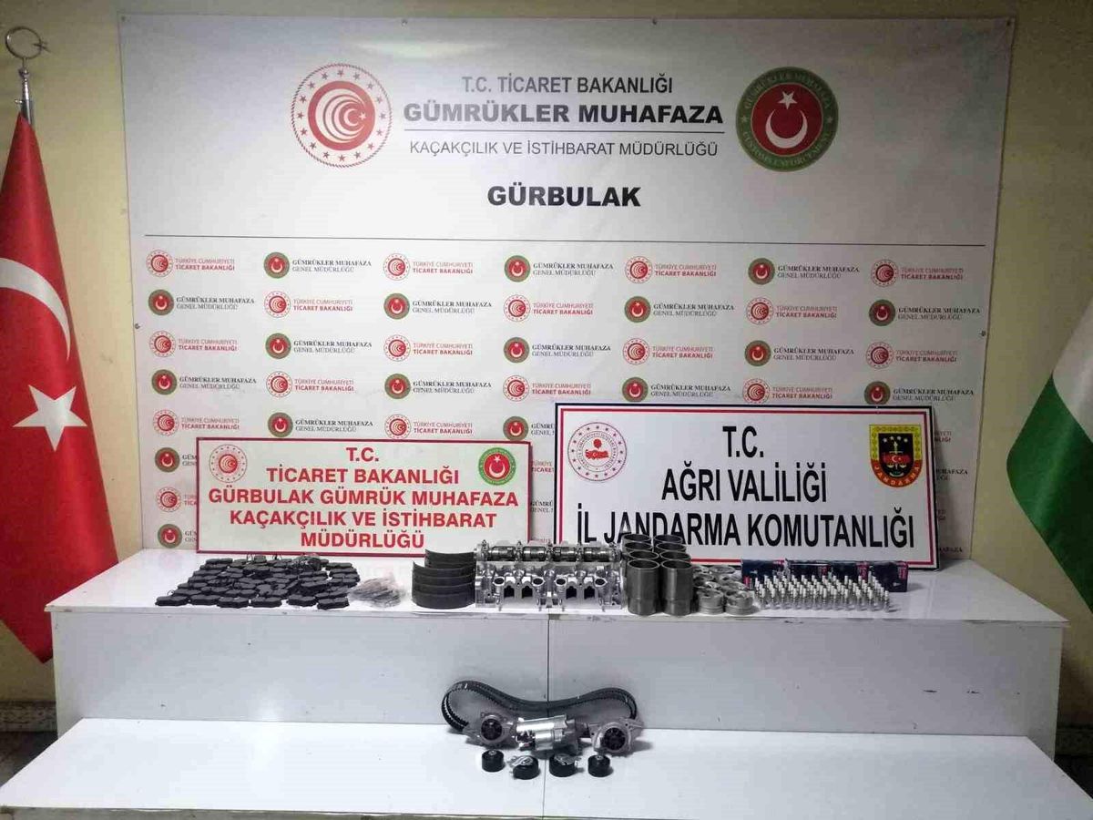 Ağrı\'da gümrük kaçağı araba parçaları ele geçirildi
