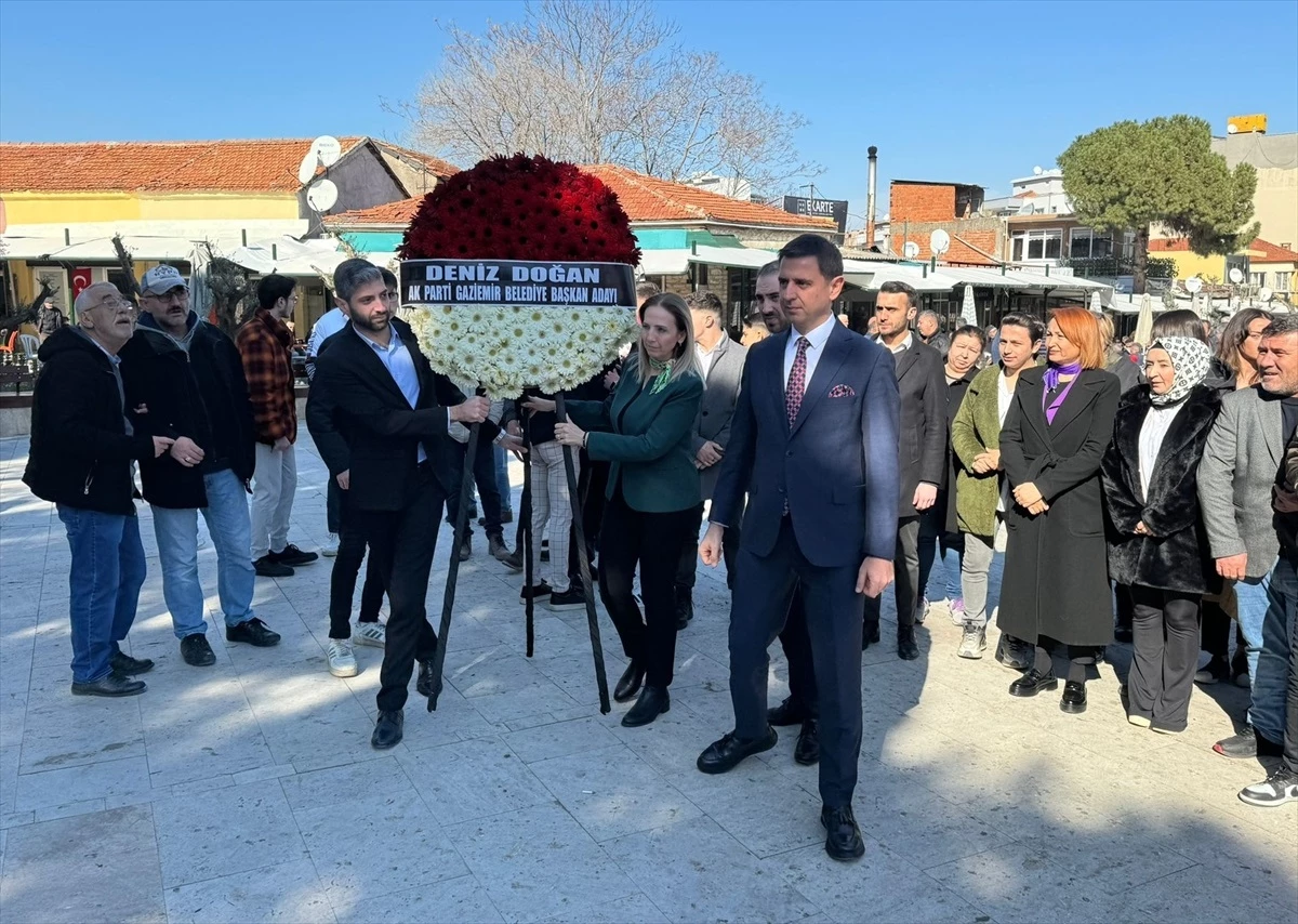 AK Parti Gaziemir Belediye Başkan Adayı Deniz Doğan, Atatürk Anıtı\'na çelenk koyarak seçim çalışmalarına başladı
