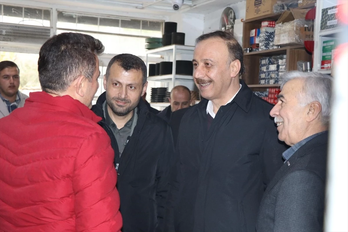 AK Parti Mardin Büyükşehir Belediye Başkan adayı esnafı ziyaret etti