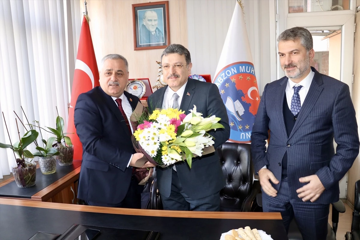 AK Parti Trabzon Büyükşehir Belediye Başkan Adayı Ahmet Metin Genç, Muhtarlardan Destek İstedi