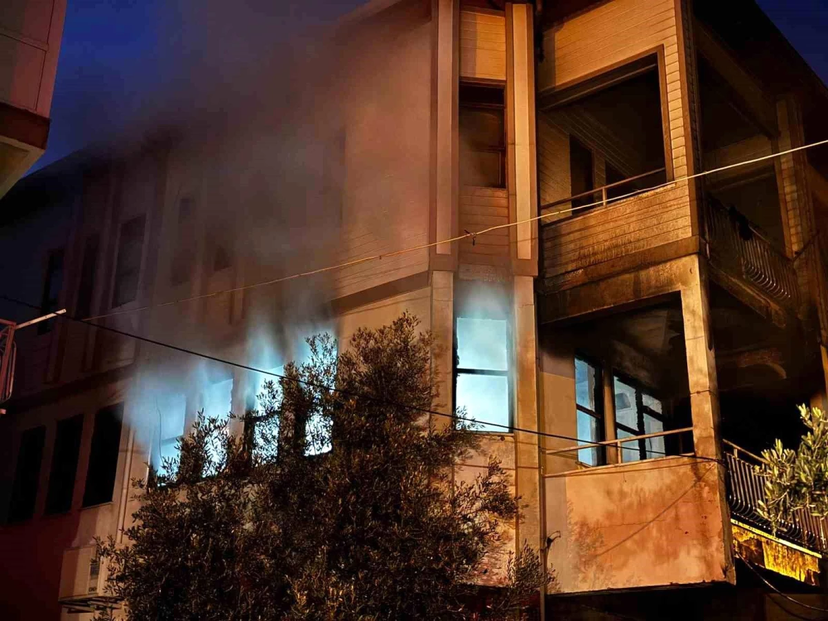 Antalya\'da televizyon patlaması sonucu çıkan yangın kontrol altına alındı