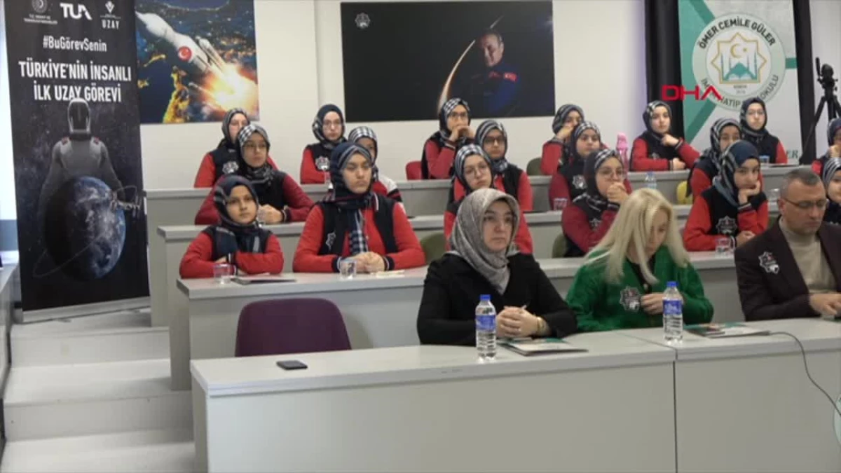 Uluslararası Uzay İstasyonu\'nda görevli Türk astronot Alper Gezeravcı, öğrencilerin sorularını yanıtladı
