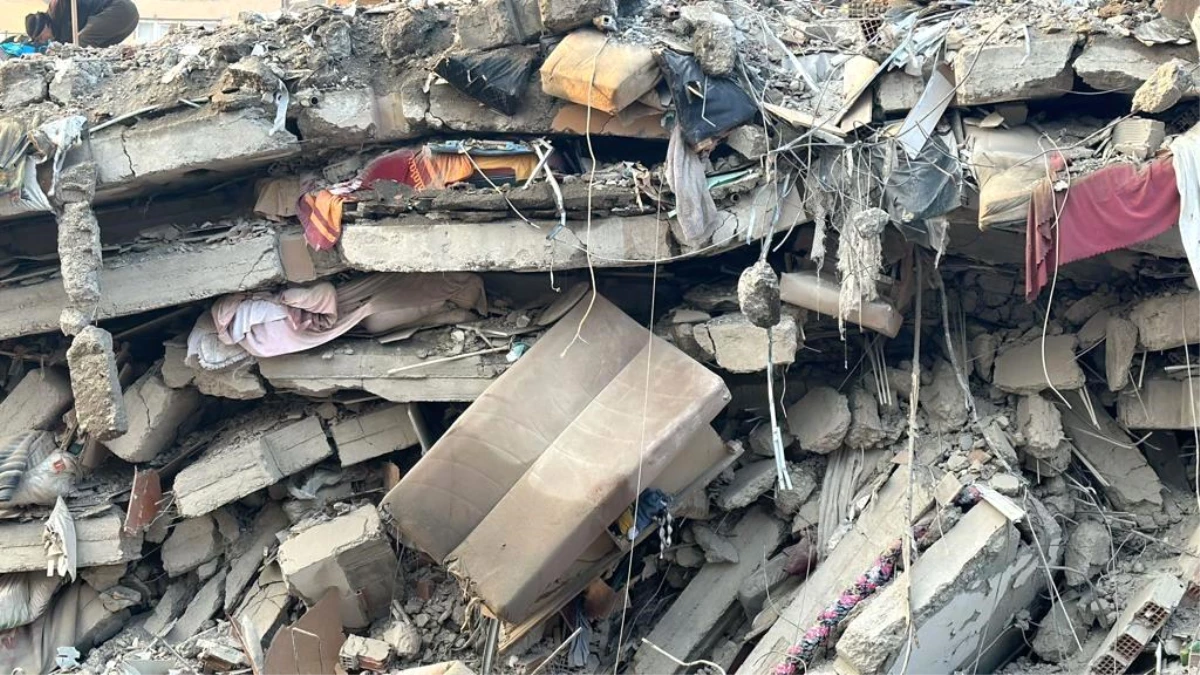 Depremde 13 yakınını kaybeden genç, soyadını taşıyan tek kişi kaldı