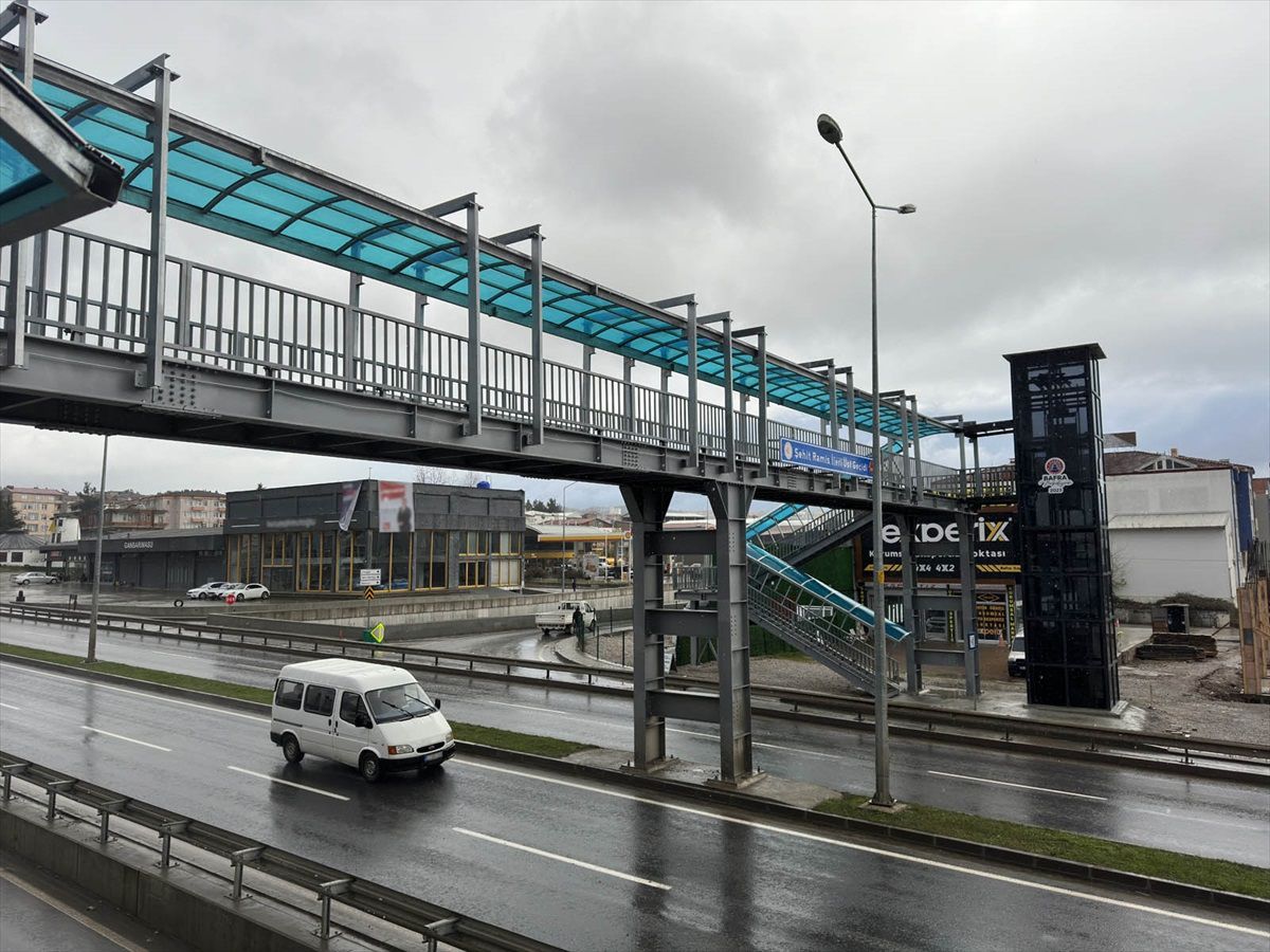 Samsun\'un Bafra ilçesinde Şehit Ramis İleri Üst Geçidi\'nde asansör çalışmaları tamamlandı