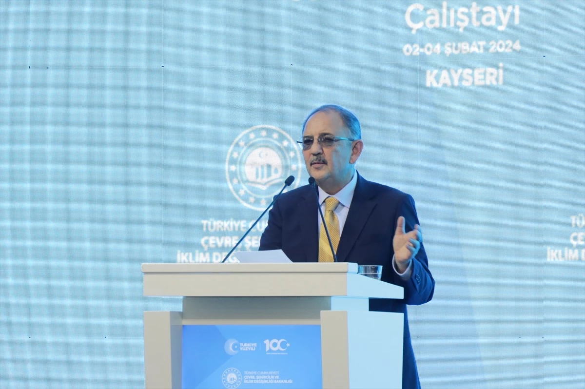 Çevre Bakanı Özhaseki, Kayseri\'de yapılan kütüphanenin açılış törenine katıldı
