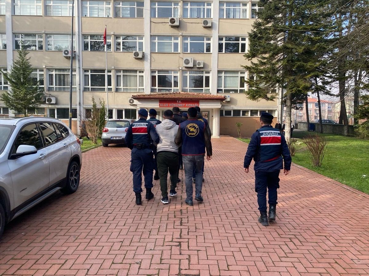 Bartın\'da kablo hırsızlığı yapan 2 zanlı tutuklandı