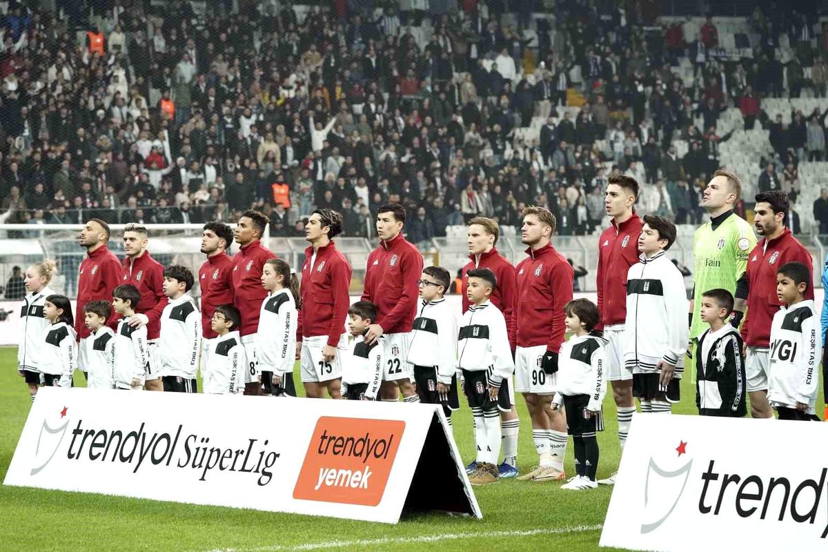 Beşiktaş, Trabzonspor\'u mağlup ederek büyük bir maçtan galip ayrılmak istiyor
