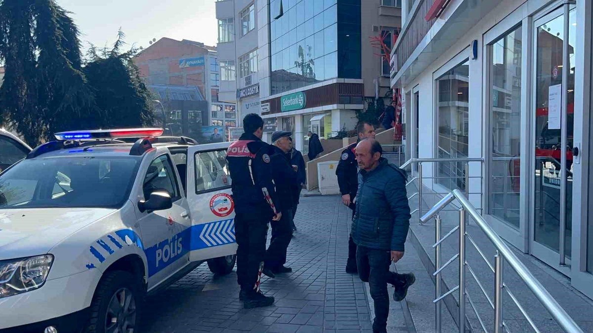 Bolu\'da 70 yaşındaki yaşlı adam dolandırıcının tuzağına düştü