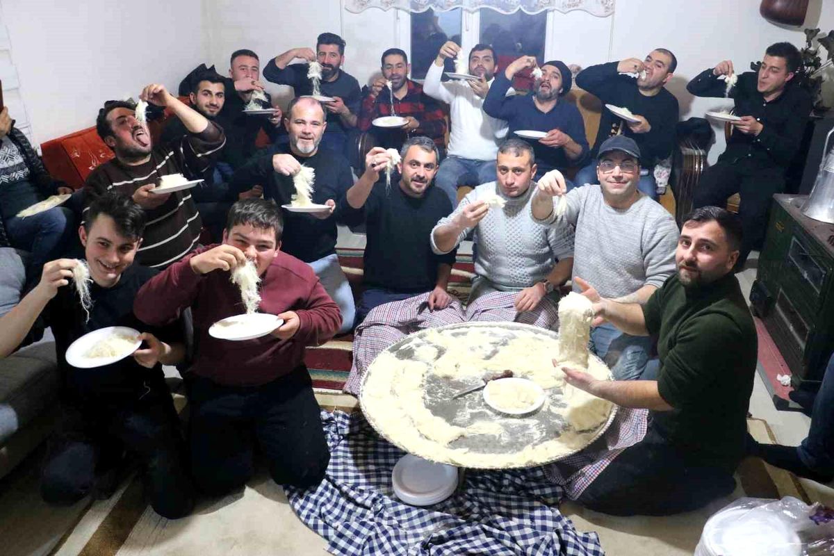 Erzincan\'da Tel Helvası Geleneği