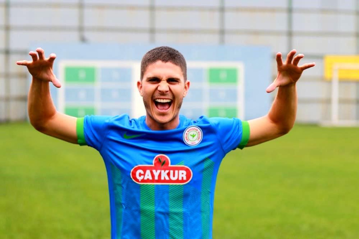 Çaykur Rizespor Oscar Pinchi\'yi Racing Ferrol\'e kiraladı
