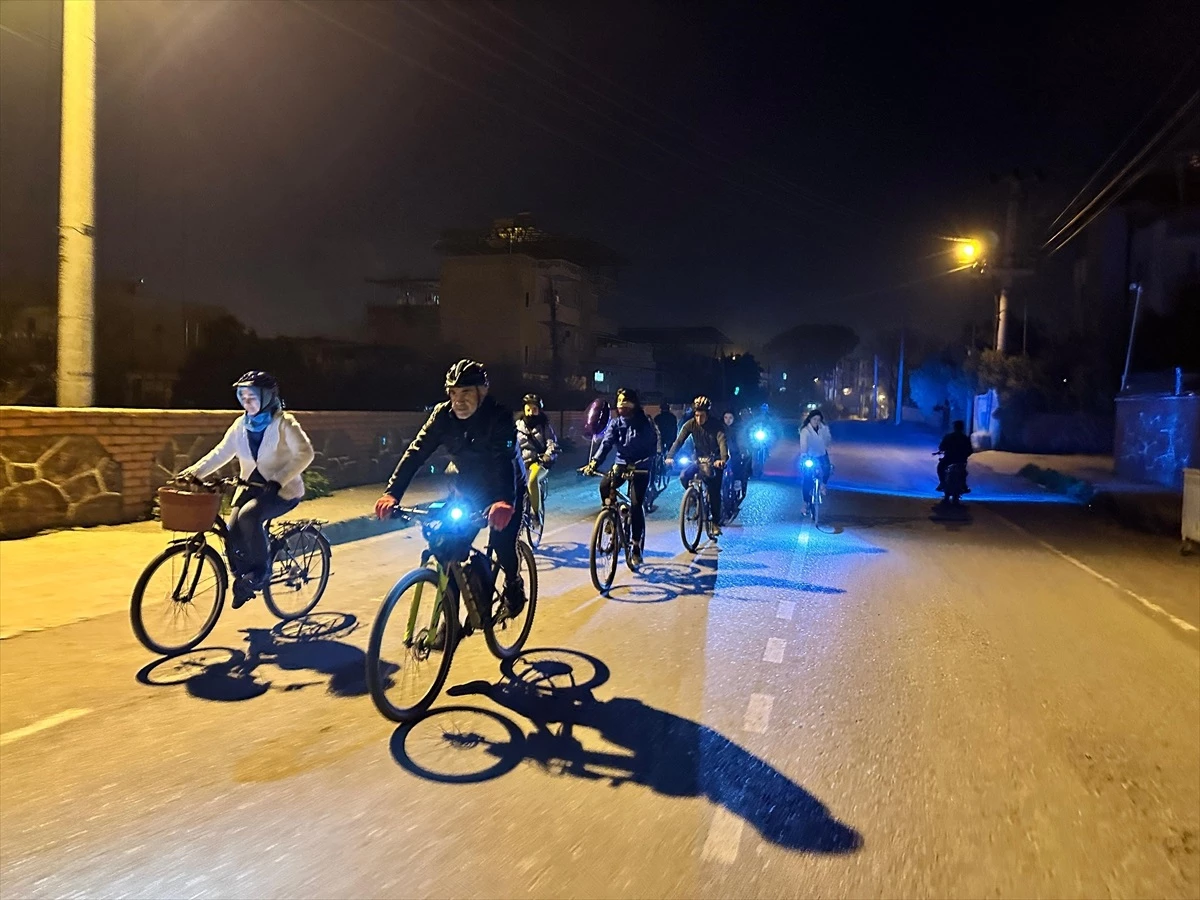 Erzin\'de depremde hayatını kaybedenler için bisiklet turu düzenlendi