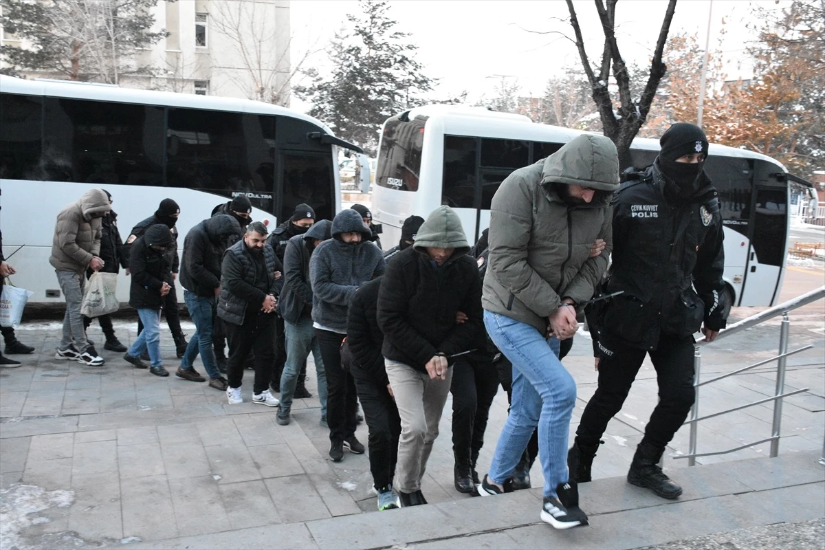 Erzurum merkezli operasyonda 71 zanlı adliyeye çıkarıldı