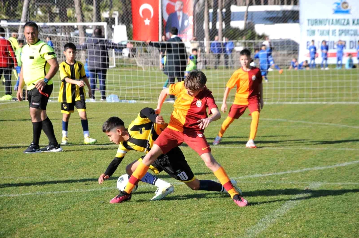 Derik 47 Spor Kulübü U12 Takımı Galatasaray ile Karşılaştı