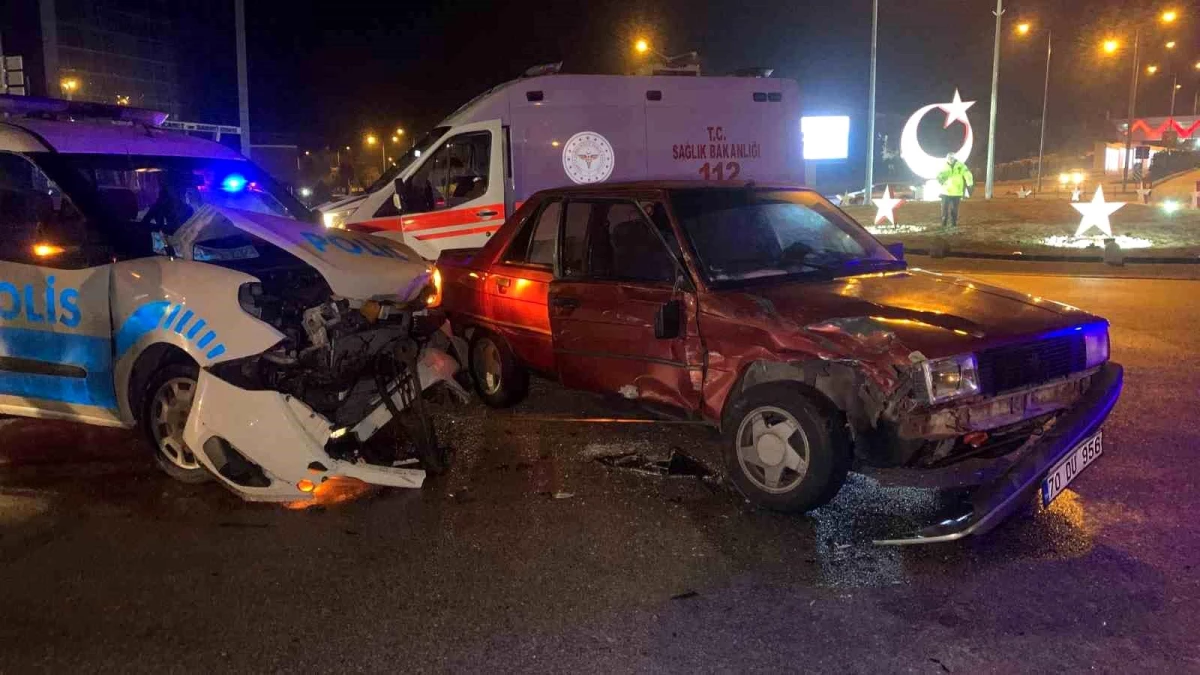 Karaman\'da resmi polis aracı ile otomobilin çarpışması sonucu 1\'i polis 4 kişi yaralandı