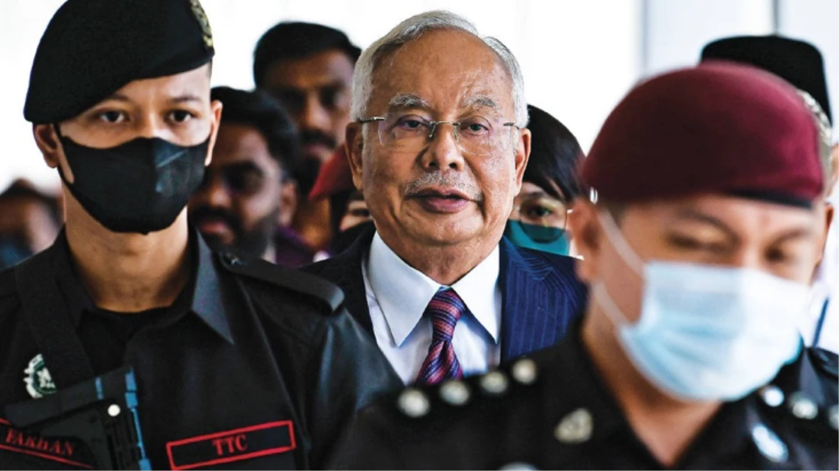 Malezya\'da eski Başbakan Najib\'in 12 yıllık hapis cezasında indirime gidildi