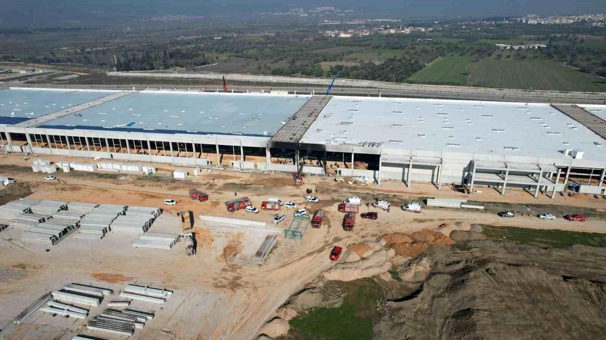Manisa Organize Sanayi Bölgesindeki Yangında 2 İşçi Hayatını Kaybetti
