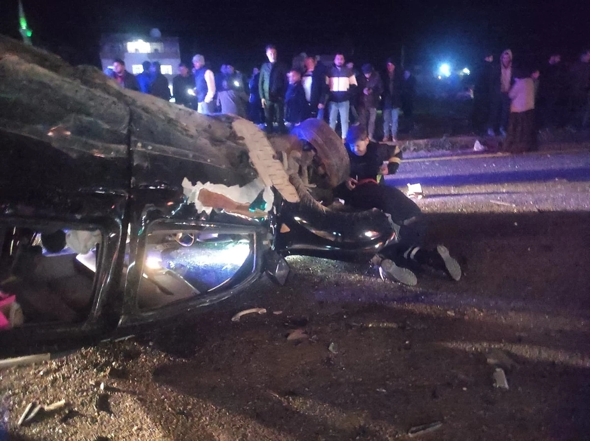 Mardin\'de Otomobil Kazası: 3 Kişi Yaralandı