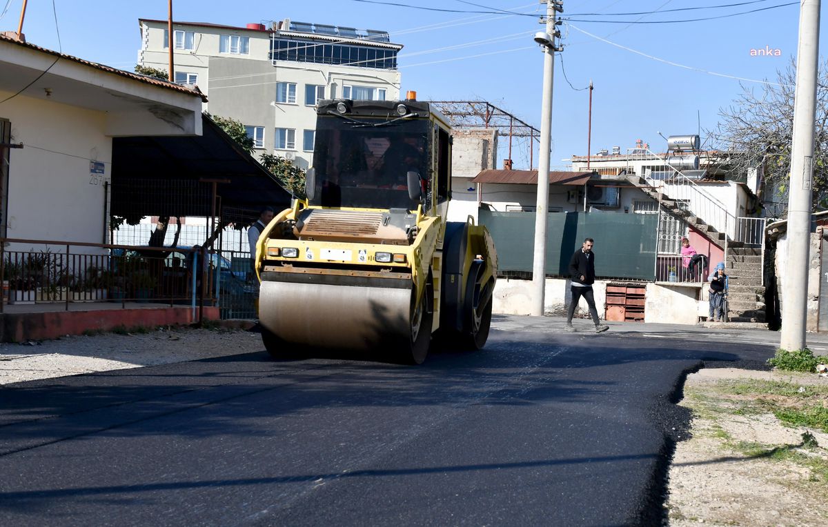 Muratpaşa Belediyesi, Yeşildere Mahallesi\'nde 10 ayrı sokağı sıcak asfaltla yeniledi