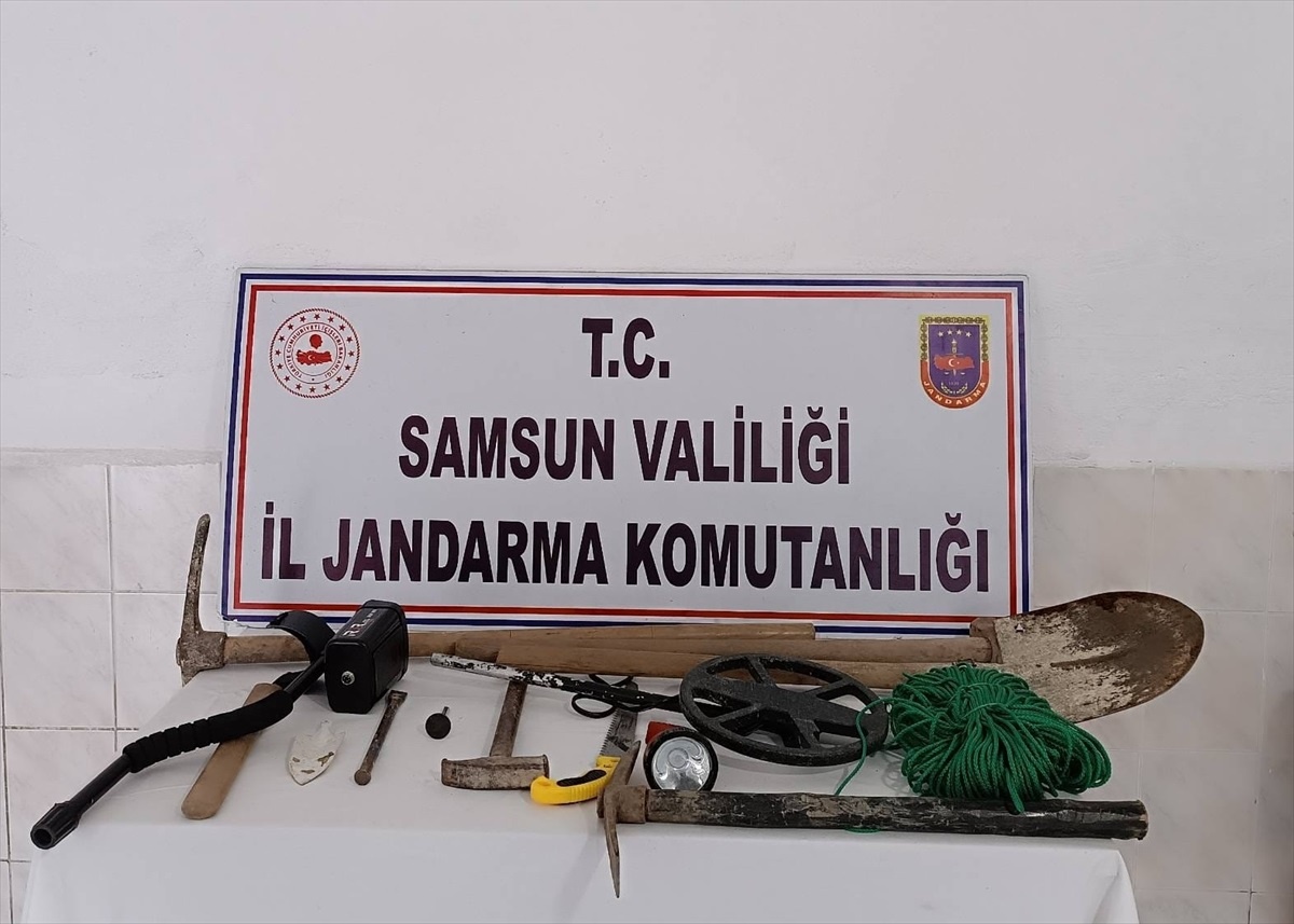 Samsun\'un Bafra ilçesinde kaçak kazı yapan 6 kişi suçüstü yakalandı