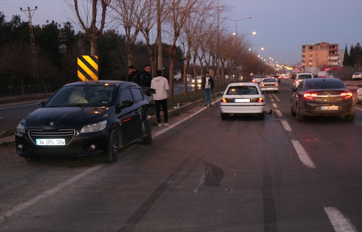 Şanlıurfa\'da Otomobil Kazası: 3 Kişi Yaralandı