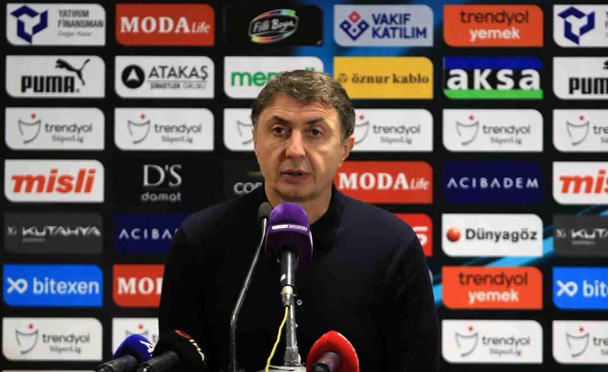 Fatih Karagümrük Teknik Direktörü Shota Arveladze: \'Hep gol yiyoruz, ondan sonra biraz topa sahip olma güveni geliyor\'