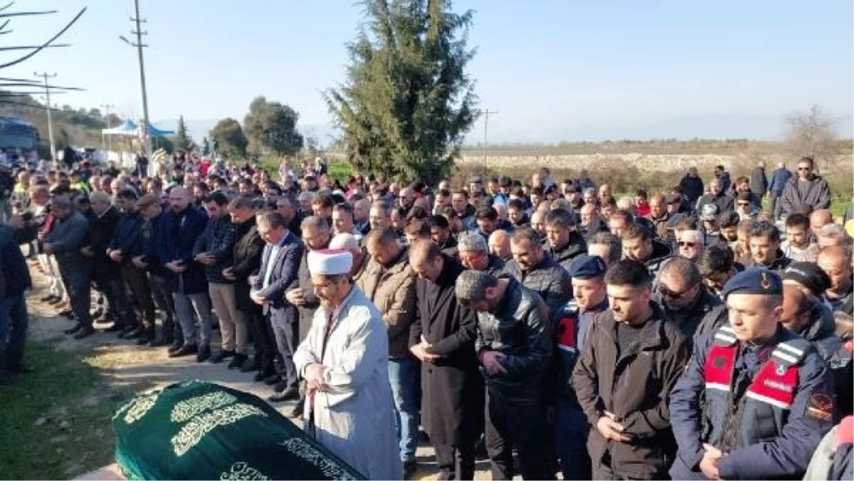 İzmir\'de öldürülen taksi şoförü Söke\'de toprağa verildi