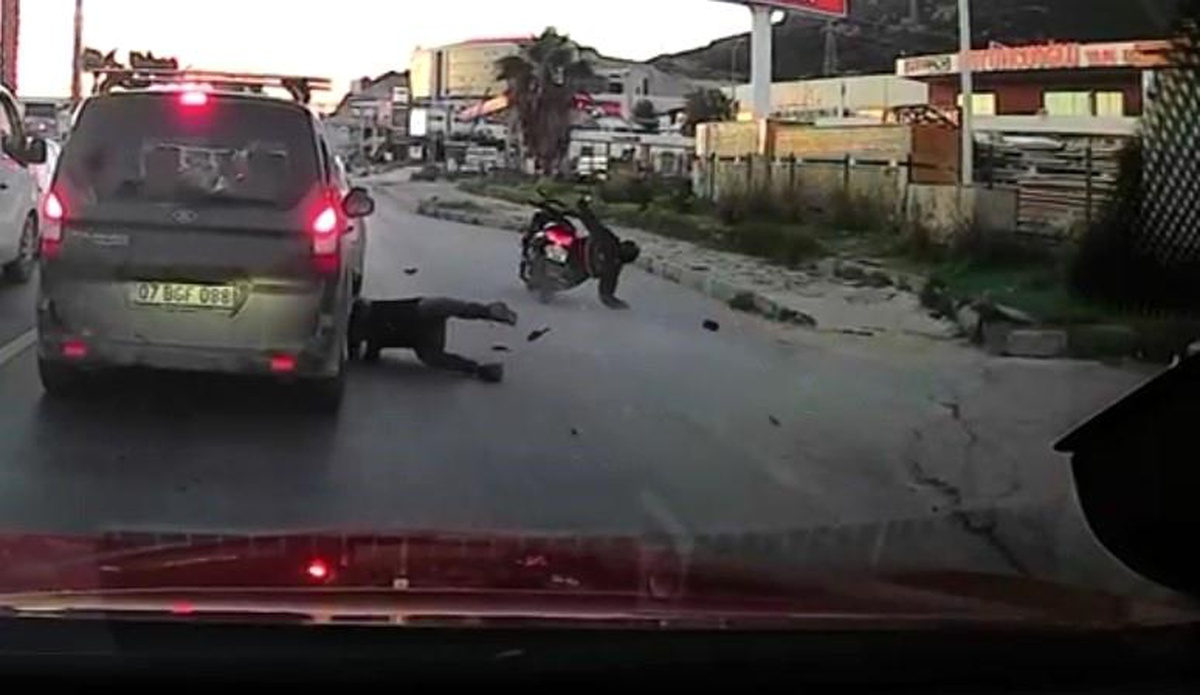 Muğla\'da telefonla konuşan yayaya motosiklet çarptı: 2 yaralı