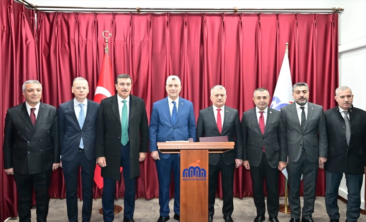 Ticaret Bakanı Ömer Bolat, Malatya\'da ziyaretlerde bulundu