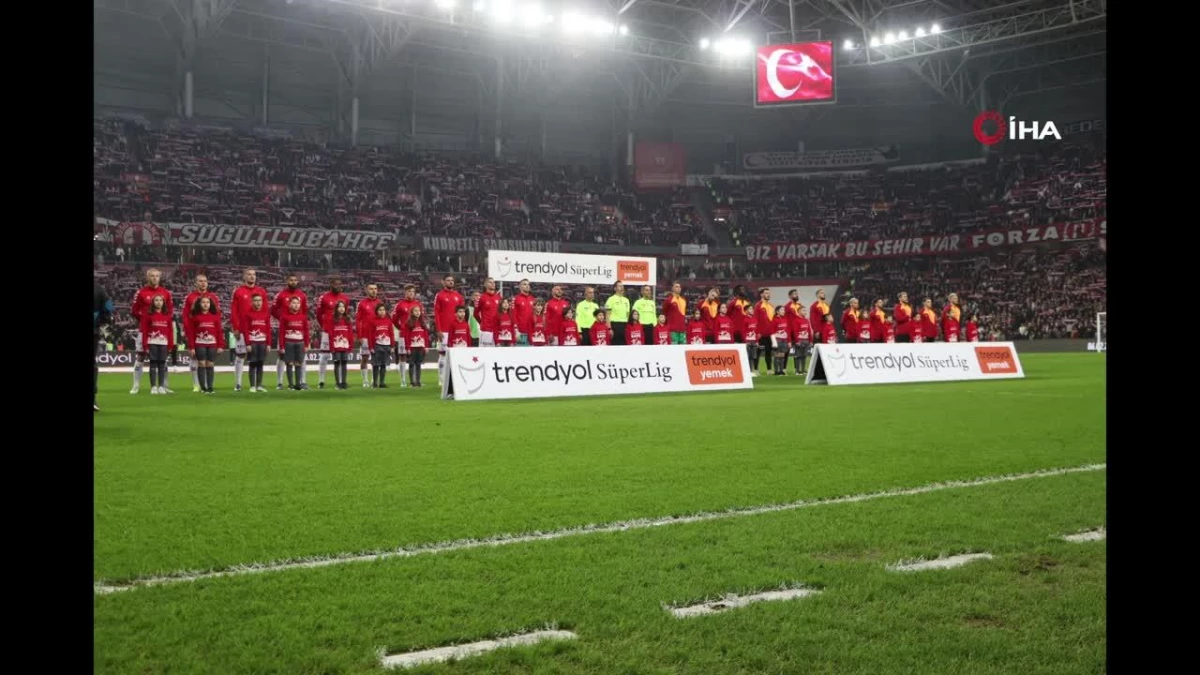 Trendyol Süper Lig: Samsunspor 0 - Galatasaray 2 (İlk yarı)