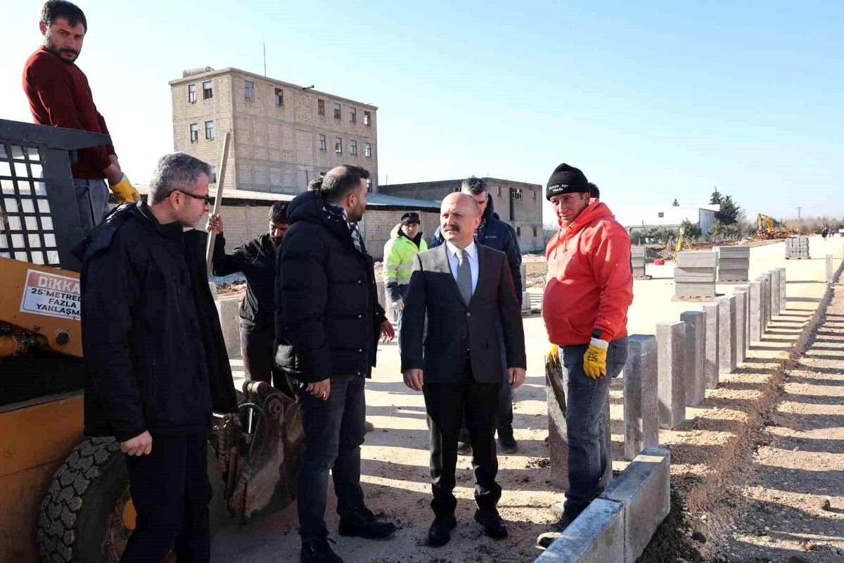 Adıyaman Valisi Osman Varol, kalıcı deprem konutlarında incelemelerde bulundu