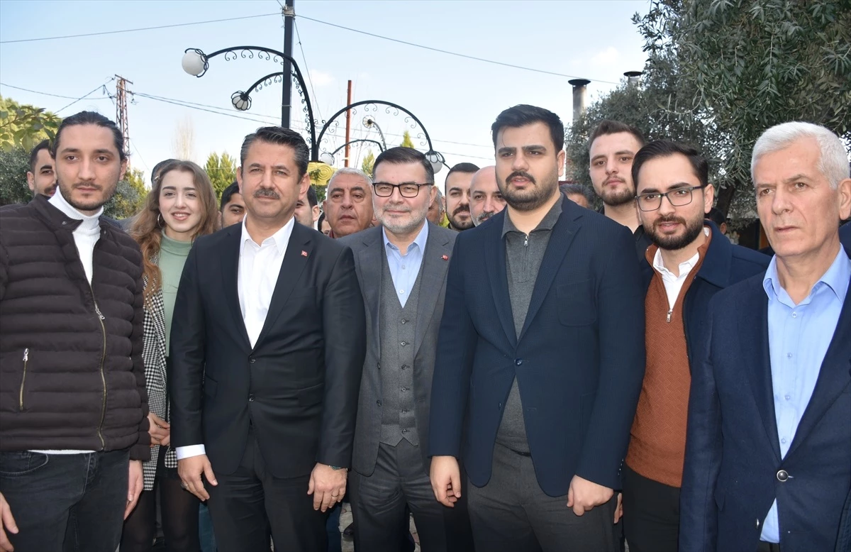 AK Parti Gençlik Kolları Genel Başkanı İnan, CHP\'nin İzmir Büyükşehir Belediye Başkan adayı Tugay\'ı eleştirdi