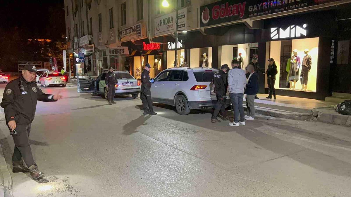 Aksaray\'da Polis Ekipleri Şok Uygulamalarla Suçun Önüne Geçiyor