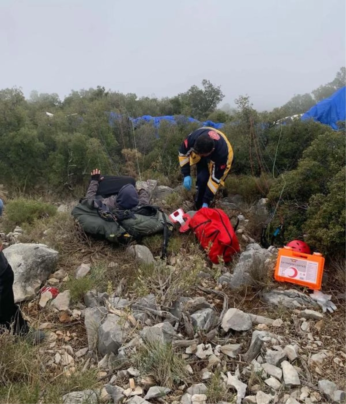 Muğla\'da Yamaç Paraşütü Kazası: İkili Atlayış Yapan Pilot ve Turist Yaralandı