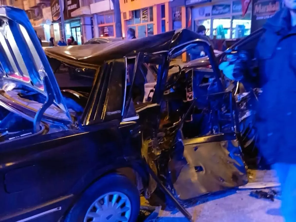 Bandırma'da Otomobil Kazası: 1 Kişi Hayatını Kaybetti