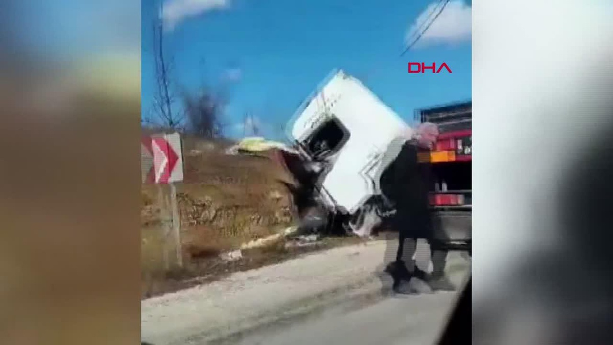 İnegöl\'de freni boşalan TIR yamaca çarptı: 2 yaralı