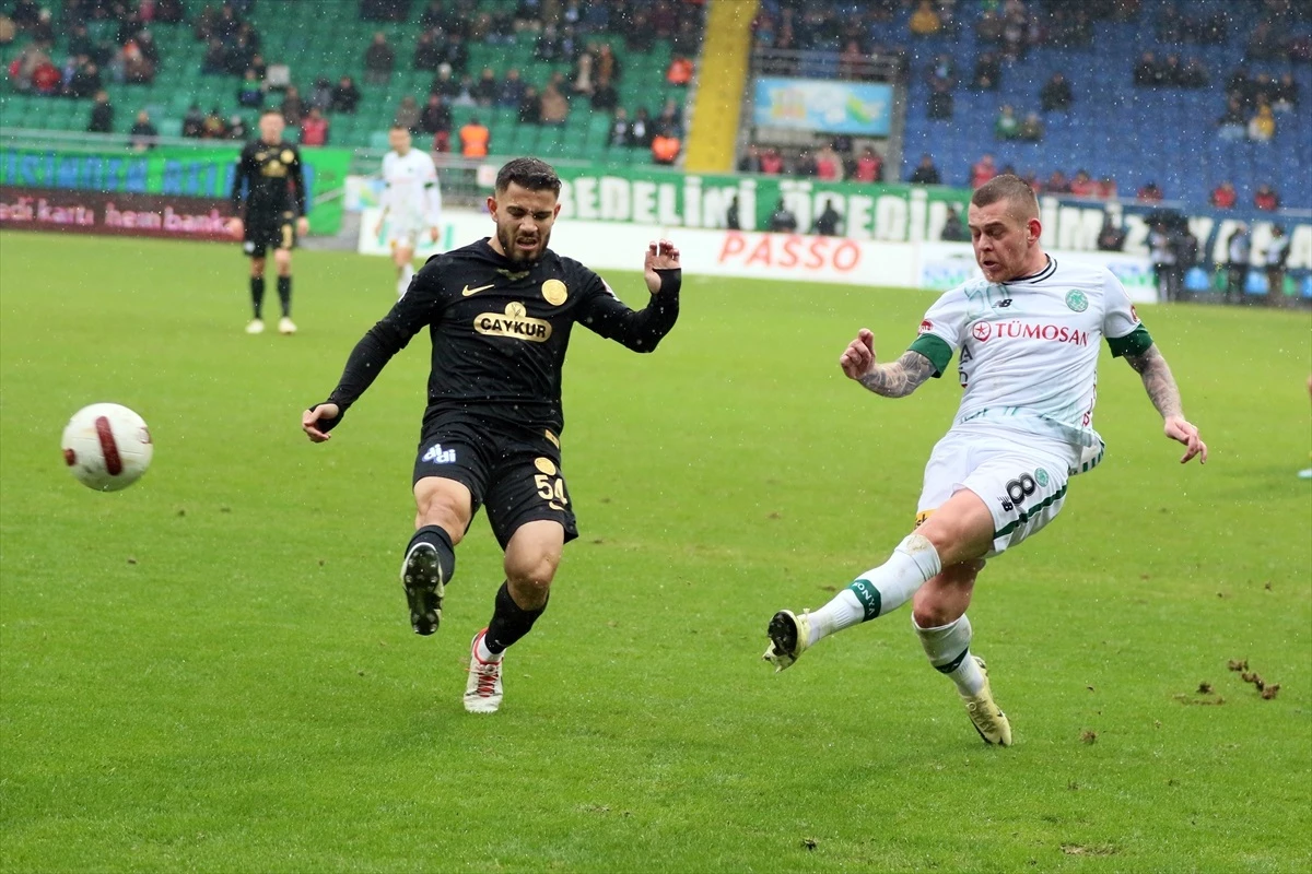 Çaykur Rizespor-TÜMOSAN Konyaspor Mücadelesi 0-0 Sonuçlandı
