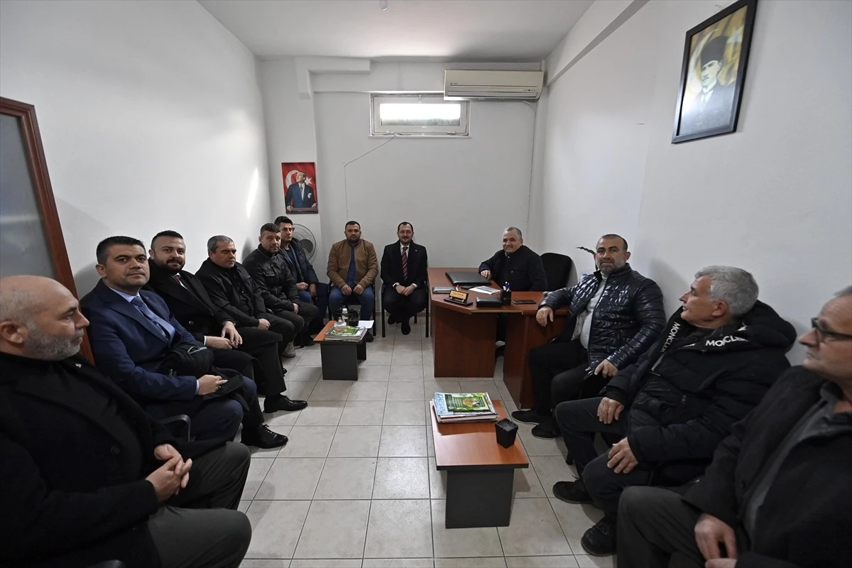 Cumhur İttifakı Tekirdağ Büyükşehir Belediye Başkan Adayı Cüneyt Yüksel, Şarköy ilçesinde ziyaretlerde bulundu