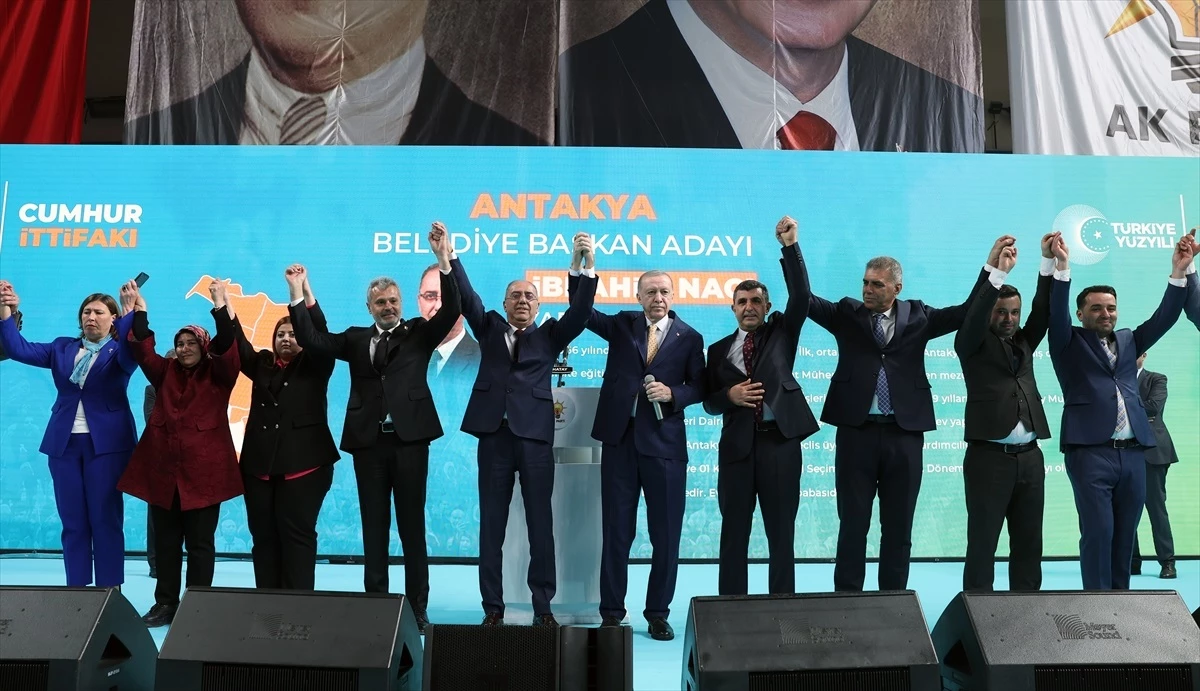 Cumhurbaşkanı Erdoğan: Muhalif seçmenlere umut vermek mecburiyetindeyiz