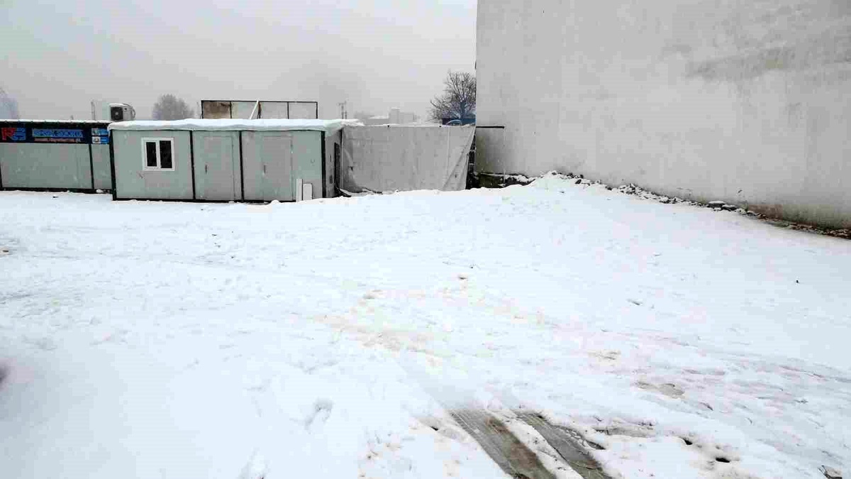Malatya\'da depremde enkaz altında kalan depremzede kurtarıcısıyla buluştu