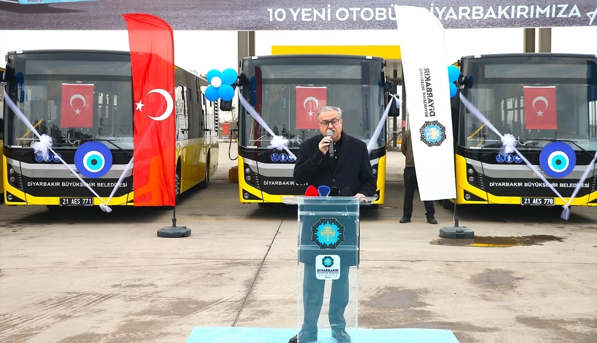 Diyarbakır Büyükşehir Belediyesi 10 Yeni Otobüsü Hizmete Aldı