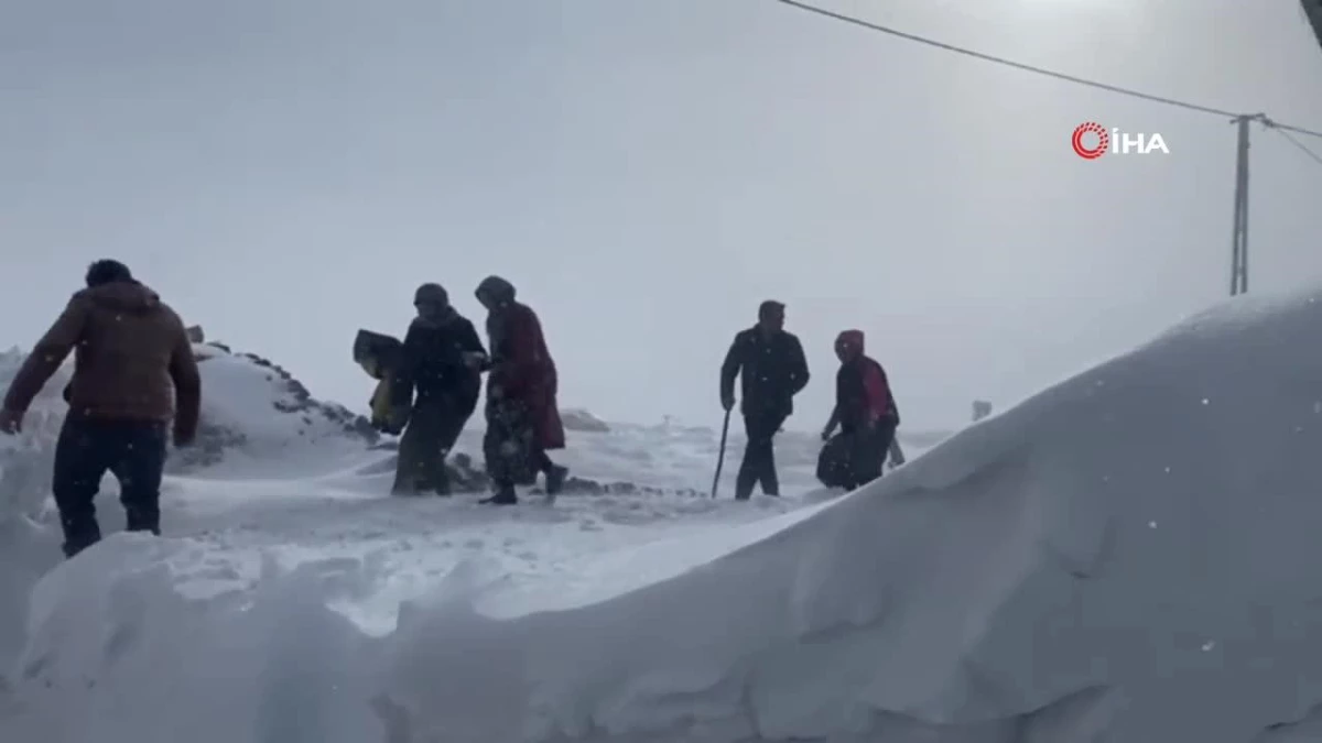 Doğum sancısı tutan kadın ekipler tarafından kurtarıldı