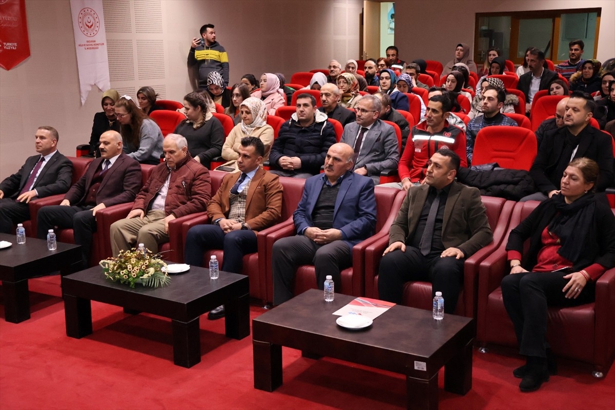 Erzurum\'da \'Türkiye Yüzyılı Aile Söyleşileri\' programı düzenlendi