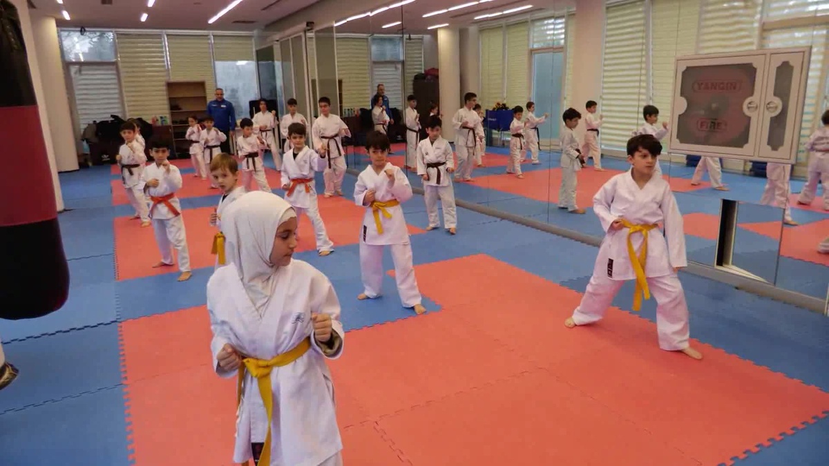 Esenyurt Belediyesi, Sömestir Şenliği ile Öğrencilere Spor Kursları Sunuyor