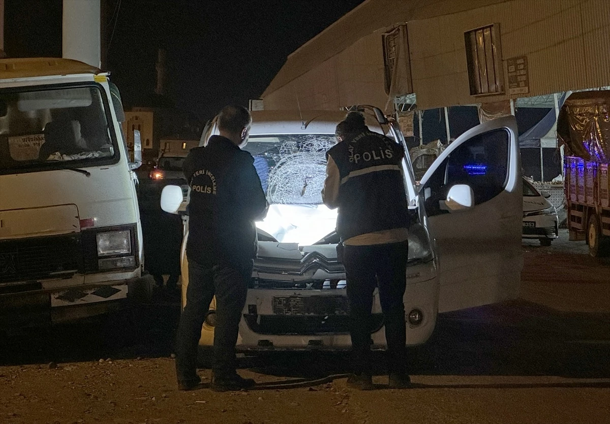 Fethiye\'de kamyonetin çarptığı kadın hayatını kaybetti