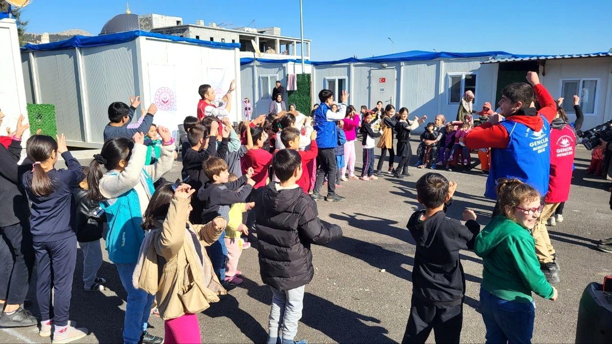 Adıyaman\'da depremden etkilenen çocuklara psikososyal destek